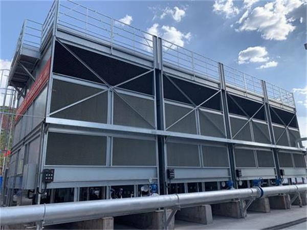 冷卻塔內(nèi)由于水蒸氣的分壓力很小